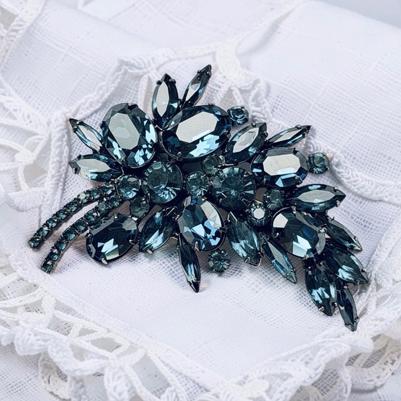 Jennifer Behr Teal Crystal Floral Hair Clip main image 12